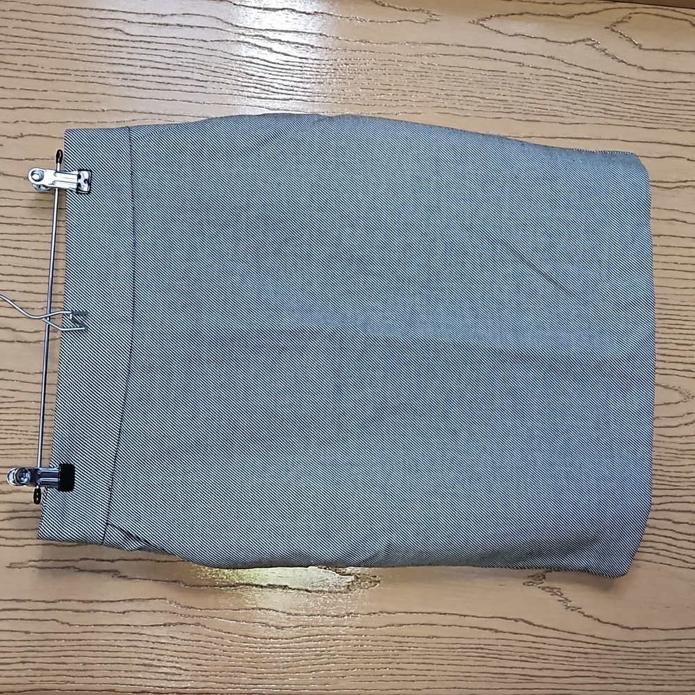 NWT women's express blk/wht checkered pencil skirt below knee Sze 8